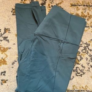 Athleta Salutation Stash Pocket II Capri Size S